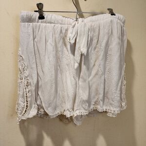 XHILARATION Women's cream Embroidered Drawnstring Shorth size L NWT